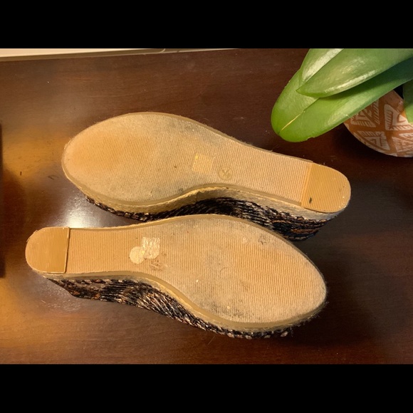 Chinese Laundry Clogs - Picture 6 of 8
